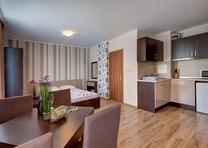 Dawn Park Complex ساني بيتش