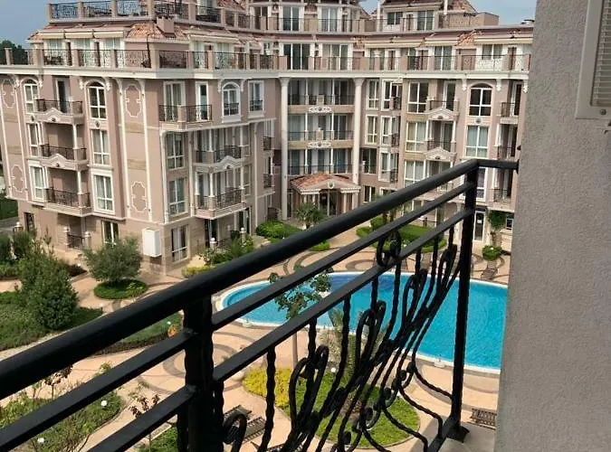 Dawn Park Complex 4* ساني بيتش